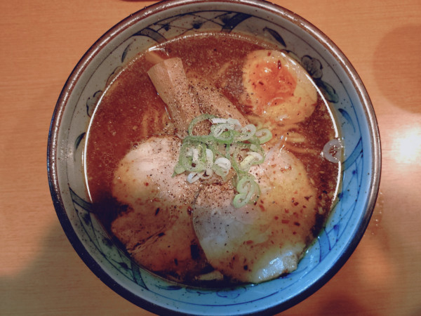 「醤油ラーメン」@焦がしねぎらーめん 葱次郎 大宮西口店の写真