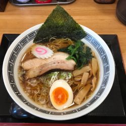 醤油ラーメン(690円)