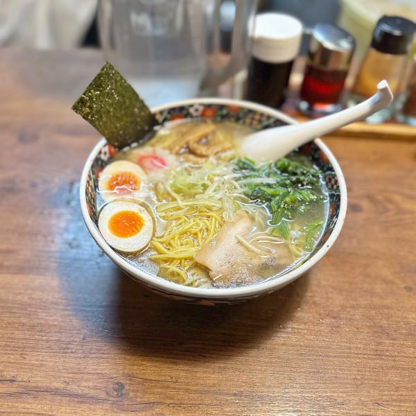 「塩そば味玉入り」@函館らーめん 船見坂の写真