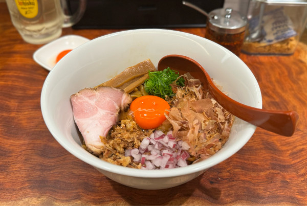 「油そば¥1000、追い卵¥100」@三馬路 東京店の写真