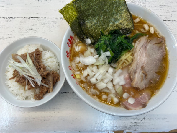 「ラーメン大1100円+ほぐし豚めし300円」@二代目 谷瀬家の写真