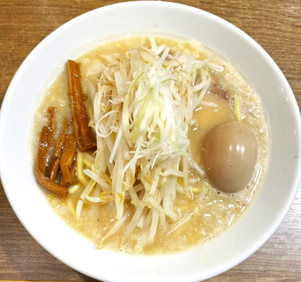 「味噌ラーメン＋味玉＋生たまご＋半ライス」@味噌麺処 田坂屋の写真