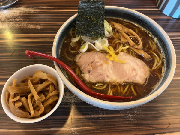 「大盛中華そば　メンマ　麺硬1,400円」@中華そば 螢の写真