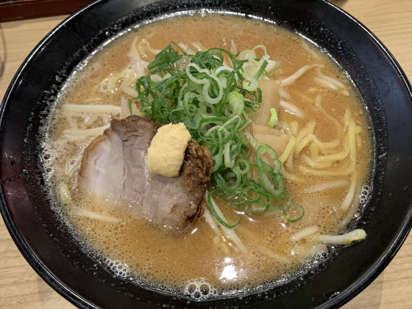 「濃厚味噌らーめん（無料麺大盛）」@威風 三田店の写真