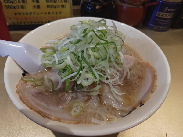 「しょうゆラーメン」@超ごってり麺 ごっつ 新小岩店の写真