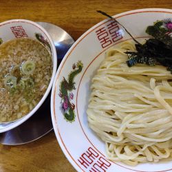 背脂煮干しもり中華、大盛