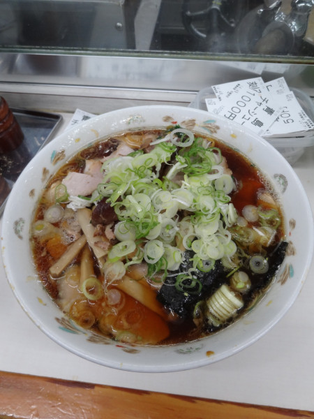 「チャーシュー大1050円硬 チャーシュー100円ネギメンマ」@青島食堂 秋葉原店の写真