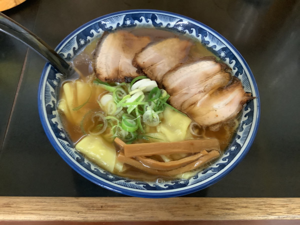 「ワンタンチャーシューメン　1100円」@アルプス食堂の写真