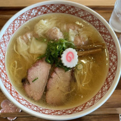 わんたんめん塩（1250円）