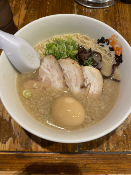 「ラーメン味玉」@元祖博多だるま 博多デイトス店の写真