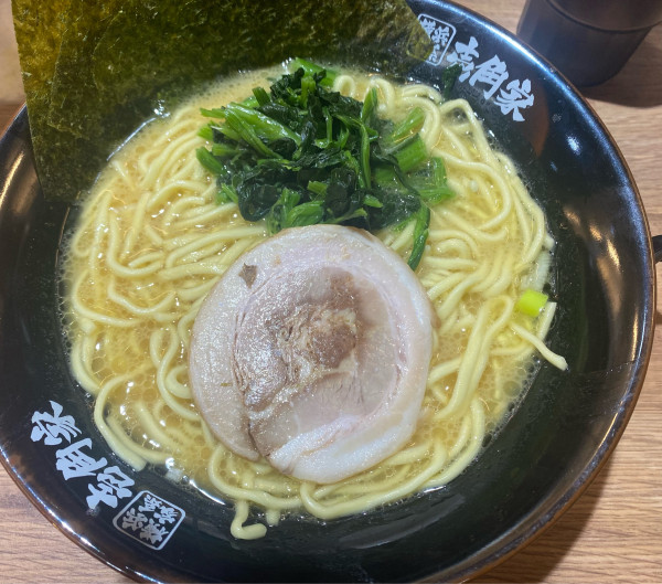 「家系ラーメン大　800円」@横浜家系ラーメン 壱角家 渋谷センター街店の写真