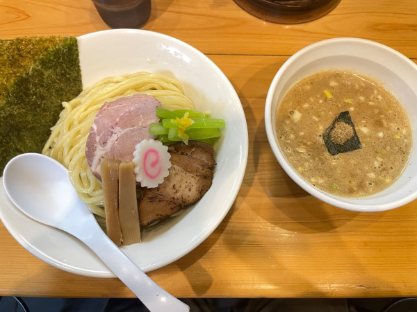 「濃厚煮干つけ麺(大盛り)」@蕾 分家の写真