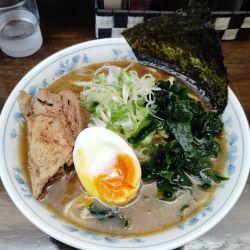 中華そば　　並盛　　260グラム　　　900円