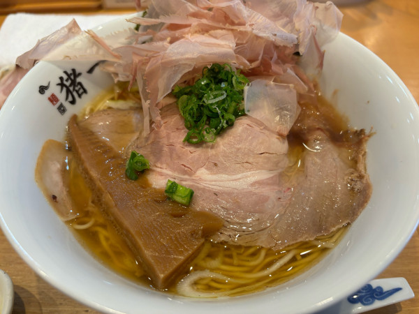 「出汁そば（白醤油）」@麺屋猪一 本店の写真