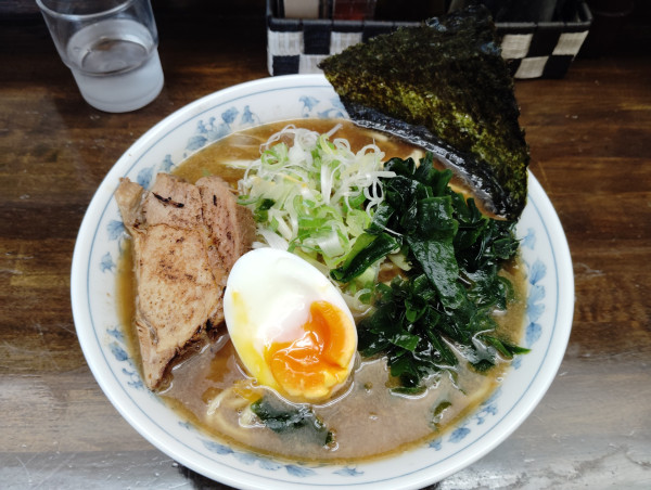 「中華そば　　並盛　　260グラム　　　900円」@大勝軒 川崎店の写真