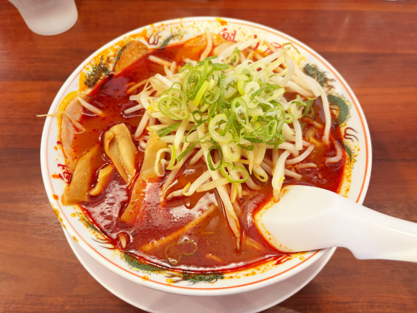 「辛みそラーメン　902円」@ラーメン魁力屋 港北インター店の写真