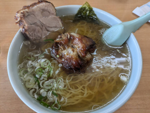 「ラーメン+チャーシュー1枚追加」@平塚ラーメン 二代目の写真