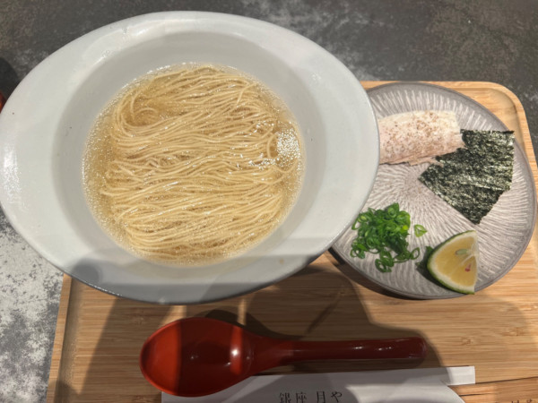 「クリア豚骨1320円」@銀座 月やの写真