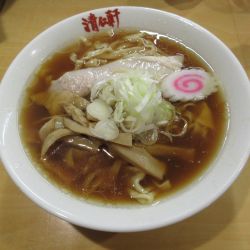 懐かしの醤油ラーメン（860円）