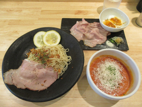 「限定トマトの冷たいつけそば（１０００円）＋特製５００円」@麺屋 SOの写真