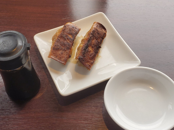 「手包み餃子2本（五目チャーハンセット）」@西安餃子 大井町アトレ店の写真