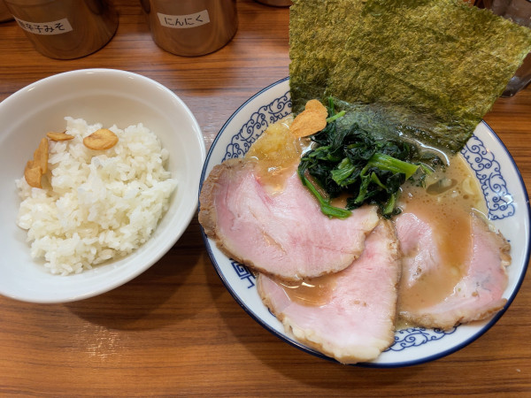 「ミニチャーシューラーメン」@横浜豚骨醤油ラーメン YOLOの写真