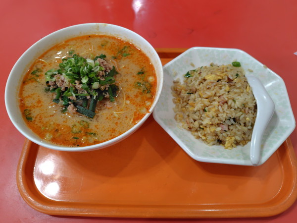 「タンタンメン・焼飯セット900円」@南海飯店 鳥取店の写真