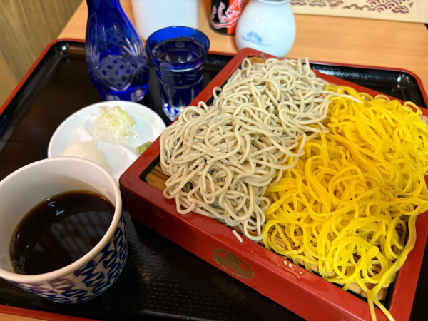 「季節の二色せいろ1100円+〆張鶴(純米吟醸)1000円」@神田錦町 更科の写真