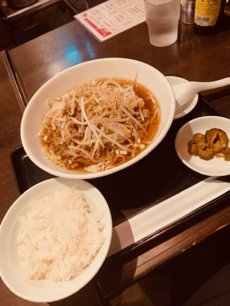 「もやし麺（セット）980円」@餃子や 獅丸の写真