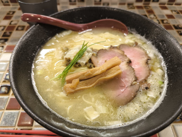 「【限定】牡蠣ラーメン」@81番の写真