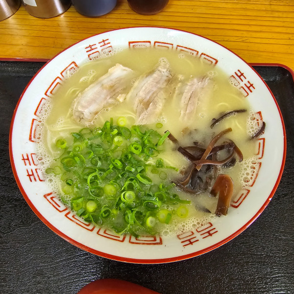 「博多塩とんこつラーメンカタメ」@継ぎ足しとんこつ二刀流の写真