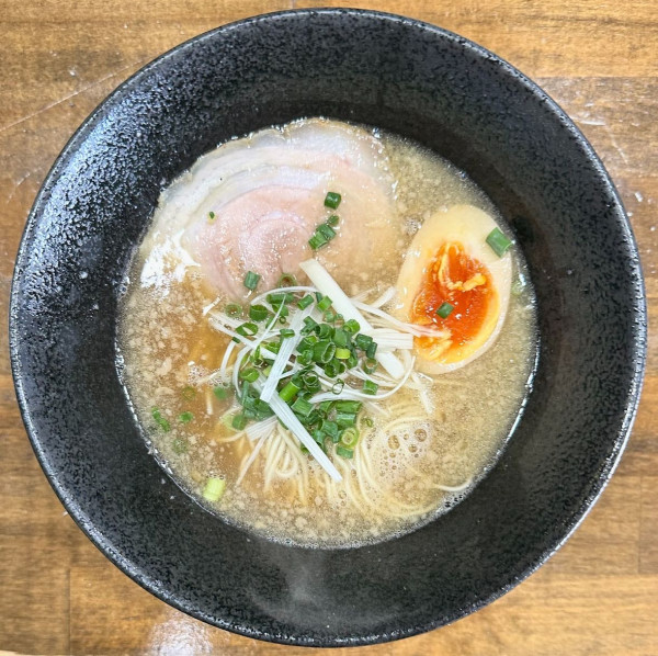 「醤油ラーメン」@Japanese noodle shop 麺でぃぃぃの写真