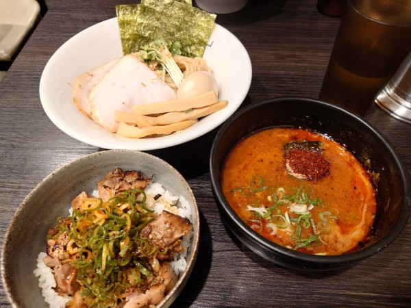 「辛つけ麺全部のせ 炙りチャーシューご飯」@中華蕎麦 瑞山（ZUIZAN）の写真