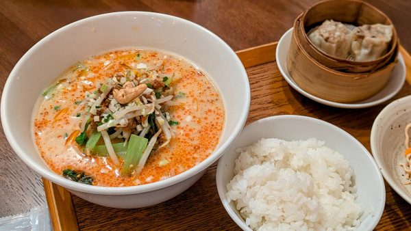 「澤田流担々麺セット+ライス中(1,380円+150円)」@サワダ飯店 横浜ランドマークタワー店の写真