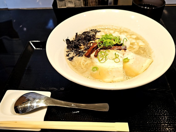 「濃厚煮干しそばと和え玉」@Fishmenの写真