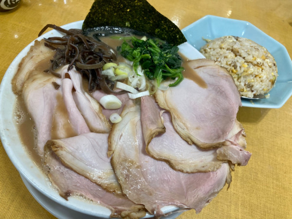 「チャーシューメン(大盛)+チャーハン」@うまいヨ ゆうちゃんラーメンの写真