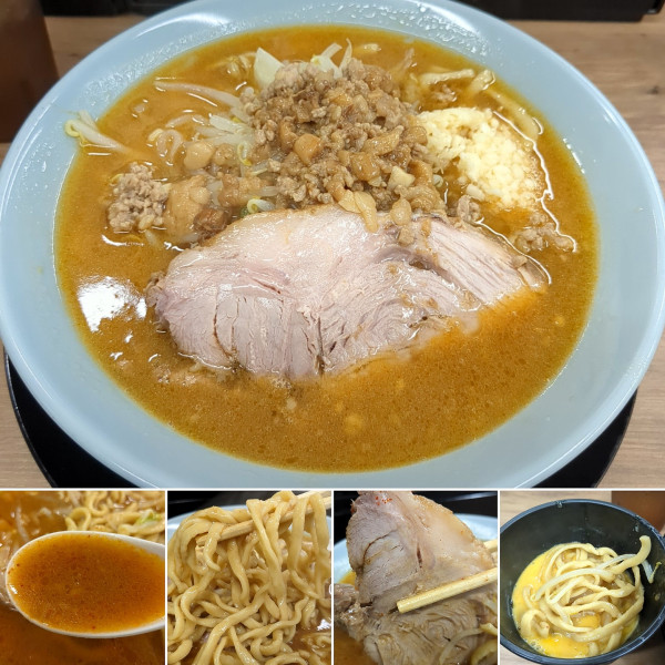 「味噌ラーメン(小)＋生卵＝1150円」@俺の生きる道 入谷店の写真