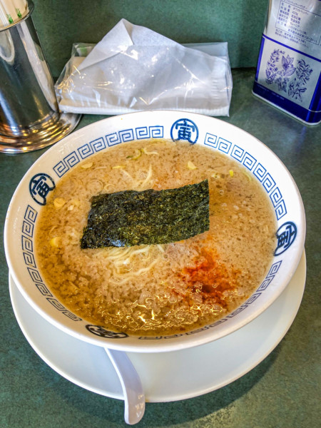 「寅そば+2辛(背脂多め)」@中華そば寅 寒川店の写真