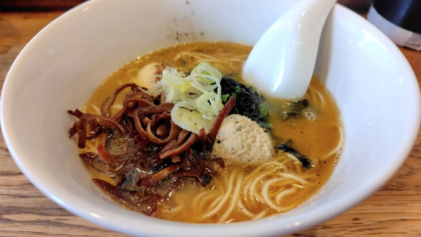 「博多水炊き醤油らーめん (913円)」@麺屋すみすの写真