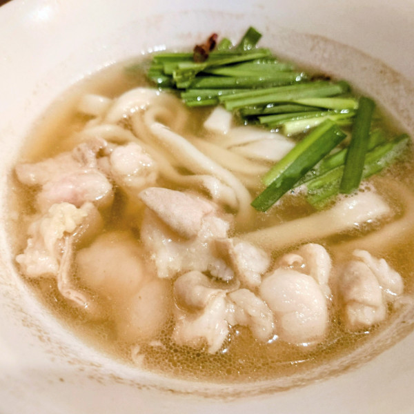 「元祖もつニラうどん」@博多うどん酒場 官兵衛 大門店の写真