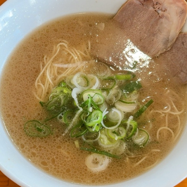 「長浜ラーメン 800円＋替え玉 150円」@長浜ラーメン天神 取手店の写真