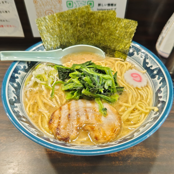「濃厚豚骨ラーメン（醤油）＋ほうれん草」@麺屋 武士道 本店の写真