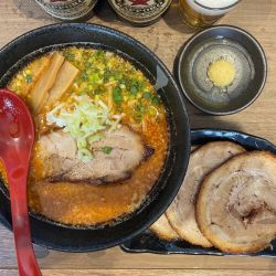 サッポロ赤星２本 枝豆→辛とんこつみそらぁ麺 チャーシュー増