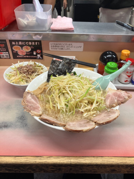 「ネギチャーシュー中　ネギダブル　ネギ丼」@ラーメン かいざんの写真