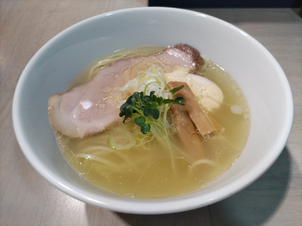 「塩ラーメン」@自家製麺 甚の写真