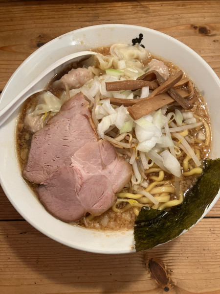 「背脂醤油ラーメン　ワンタン」@井田商店の写真