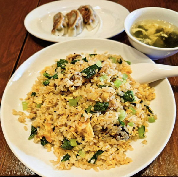 「焼き豚青菜炒飯＋焼きニラ餃子３個」@中国家庭料理 凛の写真