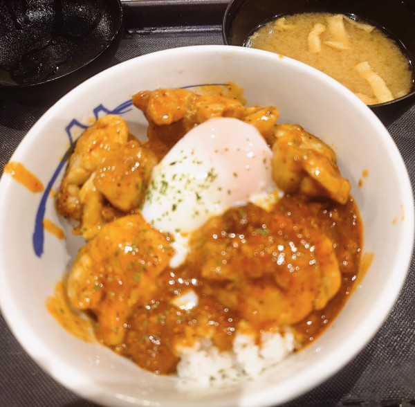 「店舗限定　スパイシーチキン丼」@松屋 高田馬場店の写真