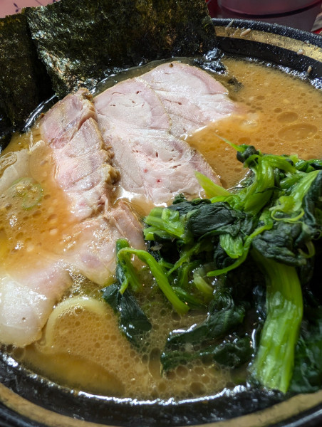 「チャーシュー麺＆賄い飯」@とらきち家 光の写真