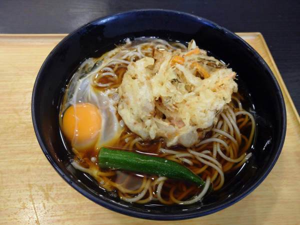 「かき揚げ玉子そば（520円）」@小諸そば 新橋店の写真